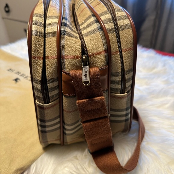 Burberry airport travel bag - Picture 3 of 9